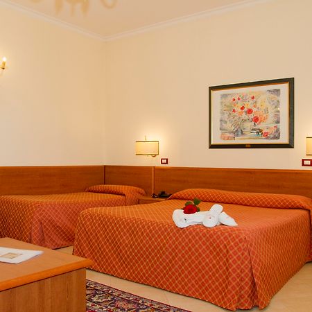 Hotel Centrale Spa & Relax Алкамо Екстериор снимка